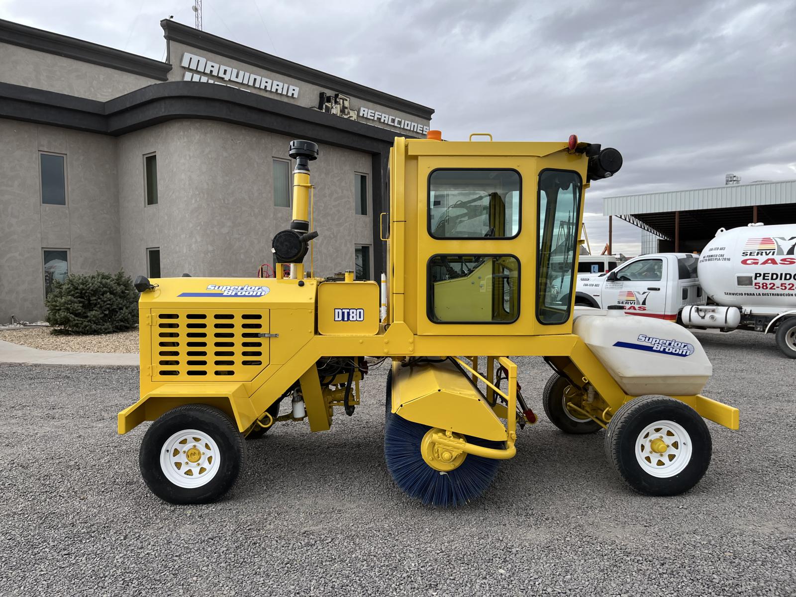 ./imagenes/INVOICE/2019/15733/SUPERIOR BROOM DT80 (6).JPG